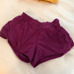 Lululemon Hotty Hot Short 2.5” Size 6